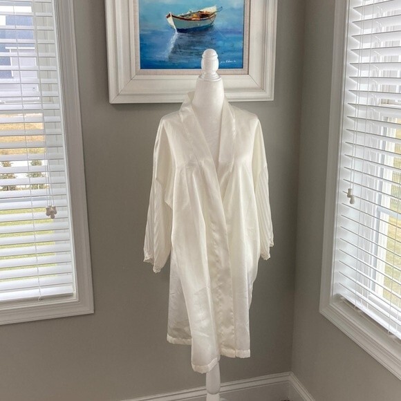 Vintage Intimo Amore Sears, Roebuck, and Co. Satin Cream Robe Small - Picture 1 of 13